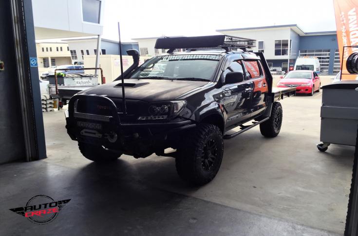 TOYOTA HILUX N70 4WD CLIFF MATTE BLACK 